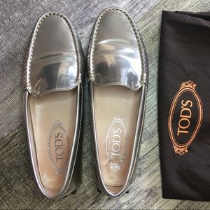 Tod’a loafers women size 35.5 light gold mattalic